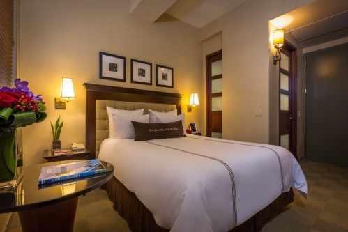 The Library Hotel's Deluxe Rooms are 250 square feet with one Queen Size Bed.