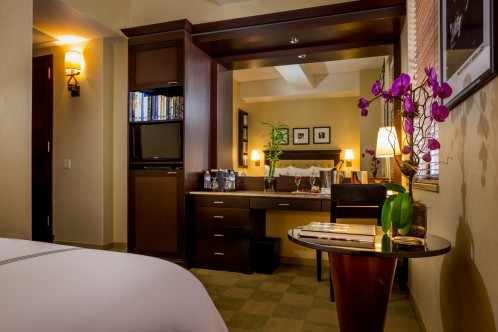 Rooms ending in -005 are Deluxe Rooms with One King Bed and can be combined with our Junior Suites to make a Family Suite. Please contact us for more information about our Family Suites.